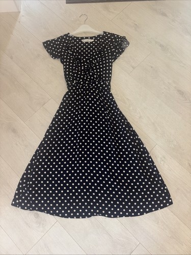 Lovely black and - black, polka